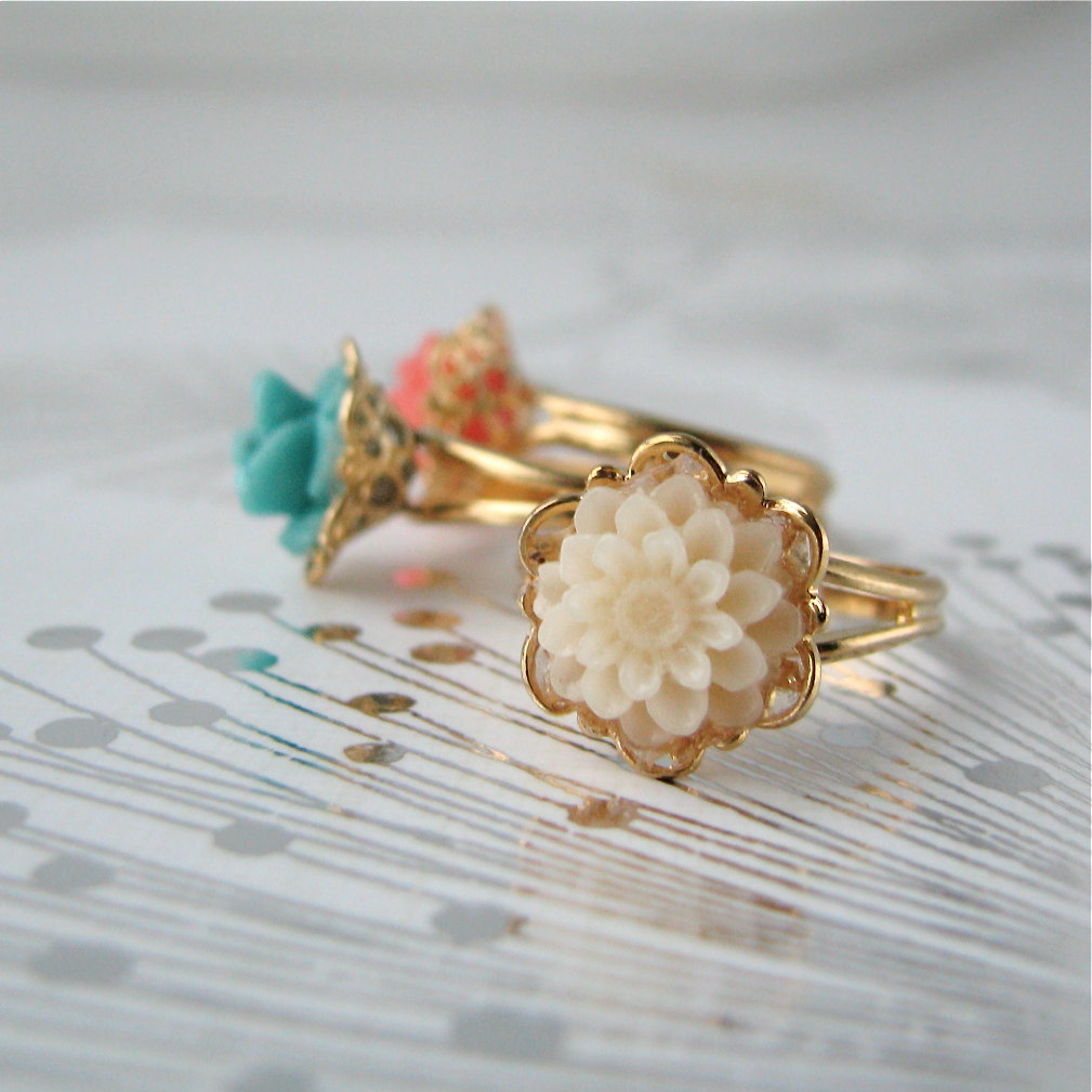 Nostalgic Dahlia Flower Ring - Adjustable (more Colors Available) on Luulla